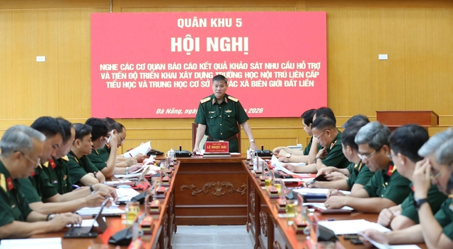 Quân khu 5 bàn phương án tăng tốc xây trường cho học sinh vùng biên giới - Ảnh 1.