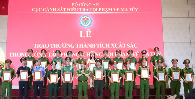 Vụ Trưởng khoa Dược bị bắt: Thứ trưởng Công an đề nghị điều tra tội rửa tiền- Ảnh 2. Vụ Trưởng khoa Dược bị bắt: Thứ trưởng Công an đề nghị điều tra tội rửa tiền- Ảnh 2.