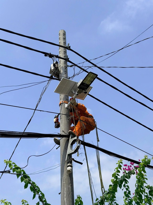Khúc tráng ca từ bóng tối bước ra ánh sáng - Ảnh 3.