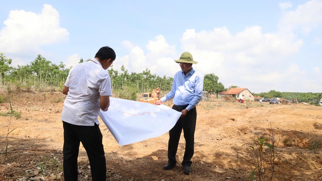 Người dân hiến đất trị giá khoảng 20 tỉ đồng để nhà nước làm đường - Ảnh 5.