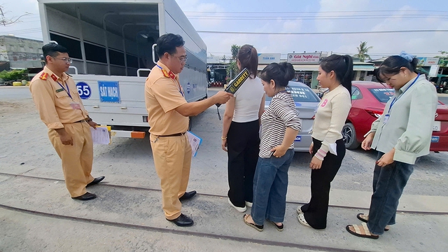 Thi s&aacute;t hạch l&aacute;i xe, v&igrave; sao nhiều người rớt sa h&igrave;nh, đường trường? - Ảnh 2.