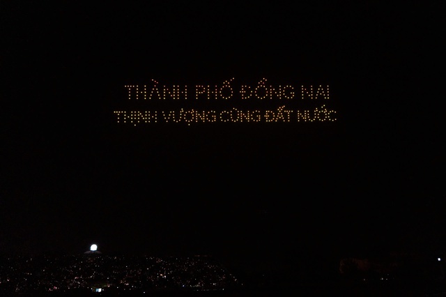 400 drone xếp h&igrave;nh s&acirc;n bay Long Th&agrave;nh ch&agrave;o mừng Đồng Nai l&ecirc;n th&agrave;nh phố - Ảnh 18.