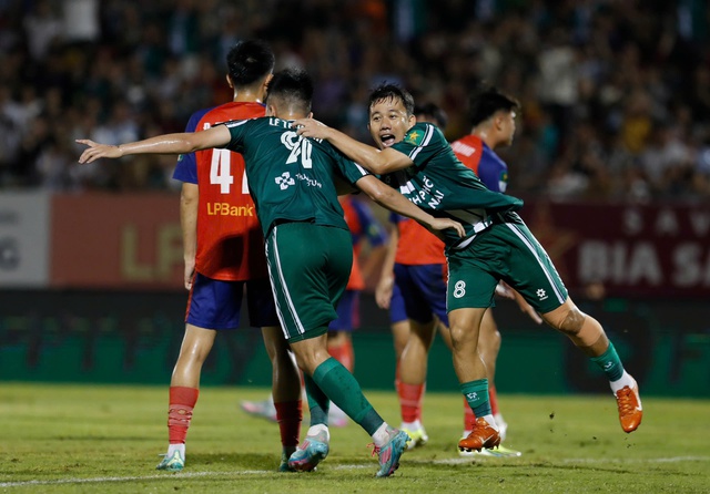 Minh Vương tỏa s&aacute;ng, Trường Tươi Đồng Nai thắng cực đậm Thanh Ni&ecirc;n TP.HCM: Sừng sững tốp 1 - Ảnh 1.
