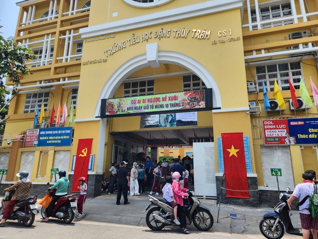 Sắp hết năm học, chưa hết lo an toàn bữa ăn học đường - Ảnh 1.