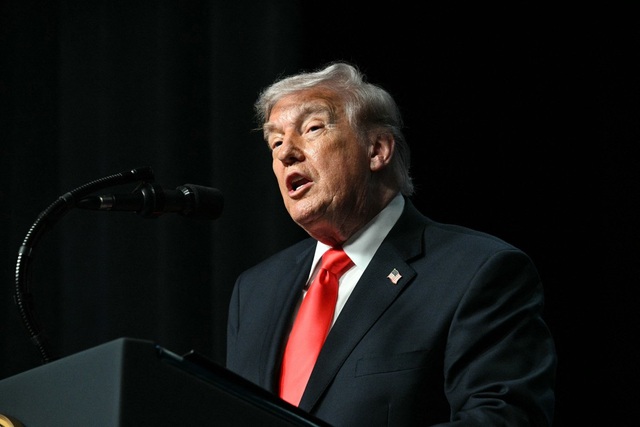 &Ocirc;ng Trump &aacute;p đặt lệnh cấm vận mới, Cuba phản ứng - Ảnh 1.