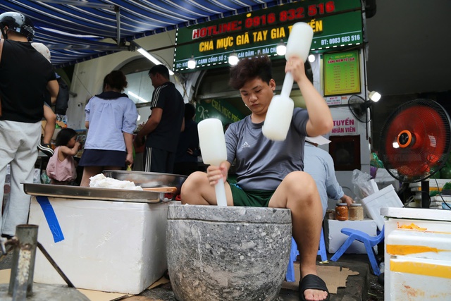 Hải sản Hạ Long giá tăng chót vót, tiểu thương ‘thu tiền mỏi tay’- Ảnh 3.