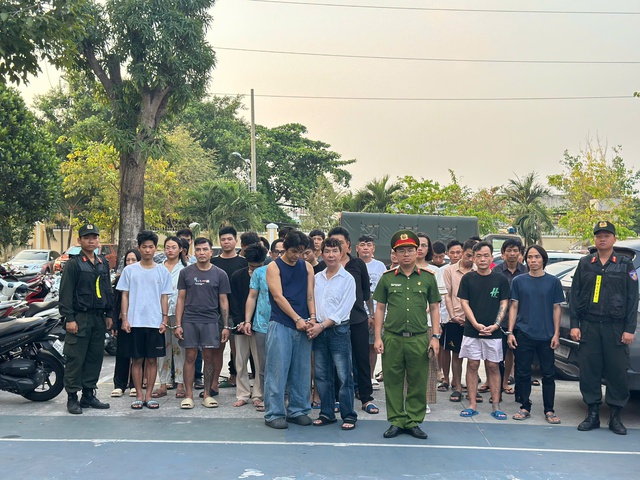 Ca sĩ Long Nhật và ca sĩ Sơn Ngọc Minh bị Công an TP.HCM bắt - Ảnh 2.