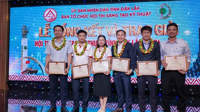 Nuôi cấy thành công đông trùng hạ thảo bằng tảo xoắn cho người thuần chay - Ảnh 1.
