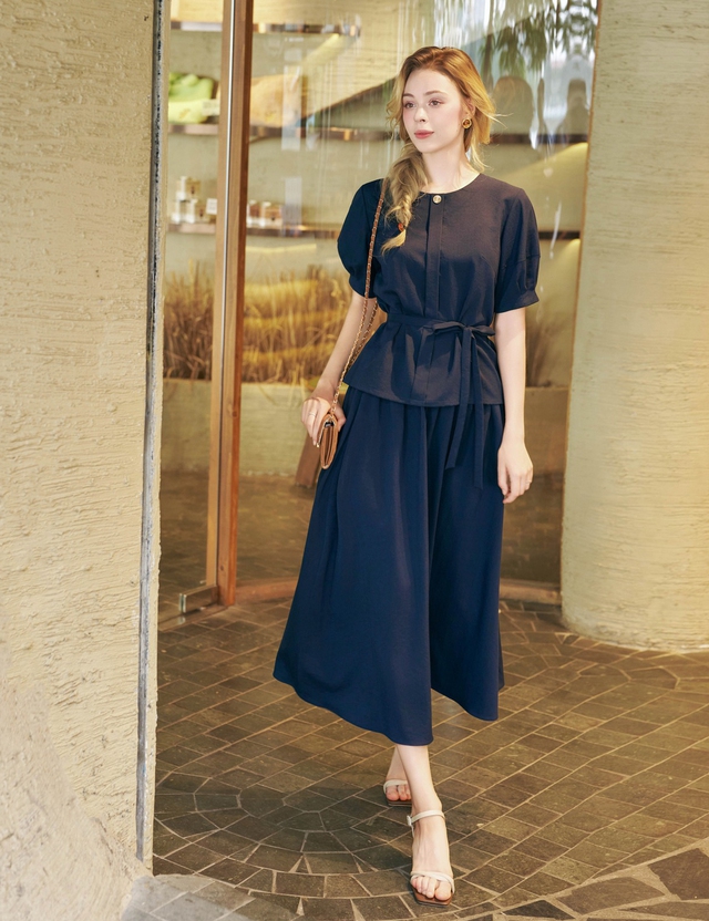Mũ rộng vành, túi oversized... những phụ kiện làm nên phong cách hè đặc sắc- Ảnh 1.