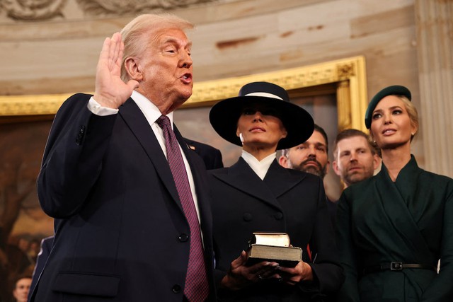 IRS bị cấm điều tra ông Trump và gia đình về vấn đề thuế trong quá khứ- Ảnh 1. IRS bị cấm điều tra ông Trump và gia đình về vấn đề thuế trong quá khứ- Ảnh 1.