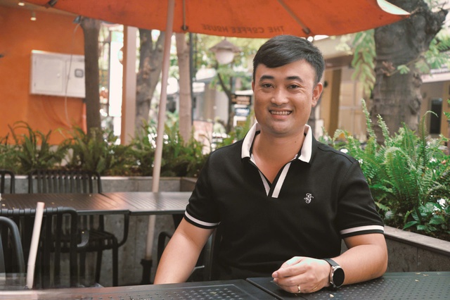 Nam đại úy công an quay lại giảng đường ở tuổi 32 vì điều bất ngờ - Ảnh 1.
