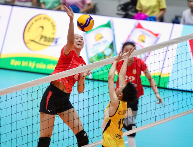 C&aacute;c tay đập 'khủng long" đưa CLB Giang T&ocirc; v&agrave;o chung kết C&uacute;p b&oacute;ng chuyền VTV9-B&igrave;nh Điền- Ảnh 1.