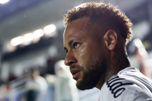 Chiếc &aacute;o g&acirc;y sốt của Neymar: Sẽ c&ugrave;ng đội tuyển Brazil dự World Cup 2026? - Ảnh 1.