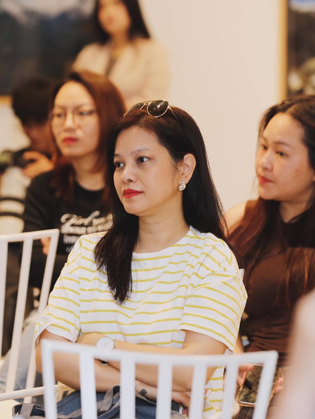 Mặc đẹp không khó với họa tiết sọc ngang kinh điển - Ảnh 7.