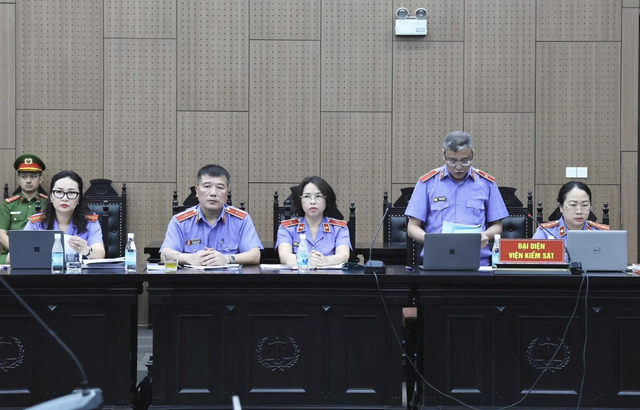 'Thiệt hại không chỉ 800 tỉ mà còn cơ hội chữa bệnh của biết bao người' - Ảnh 1.