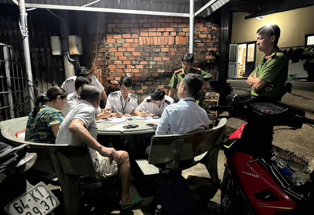 Bất ngờ bên trong cơ sở giết mổ gia cầm được đầu tư 'bài bản' ở TP.HCM - Ảnh 3.