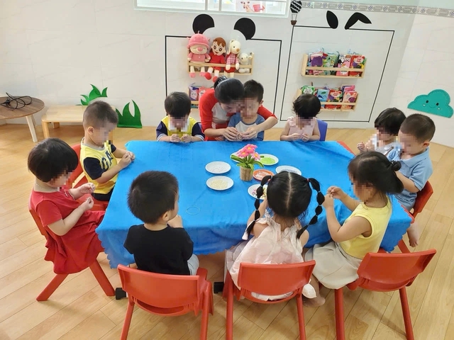 Con nghỉ hè, phụ huynh tất bật tìm lớp học và chỗ gửi trẻ - Ảnh 3.