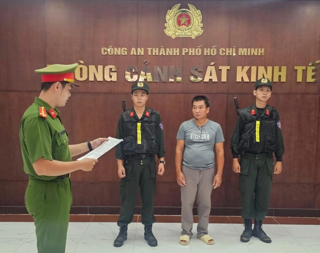  Khởi tố đối tượng nuôi nhốt trái phép nhiều loài động vật hoang dã - Ảnh 2.