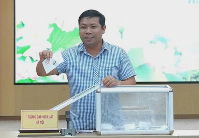 Người có chức vụ phải kê khai tài sản nhà đất, vàng, kim cương, cổ phiếu... - Ảnh 1.