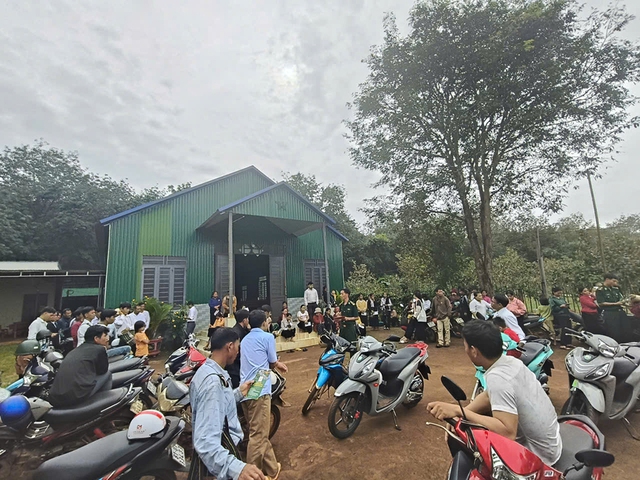 Chung dòng máu Lạc Hồng: Người lính đưa công nghệ số đến với đồng bào vùng biên- Ảnh 4. Chung dòng máu Lạc Hồng: Người lính đưa công nghệ số đến với đồng bào vùng biên- Ảnh 4.