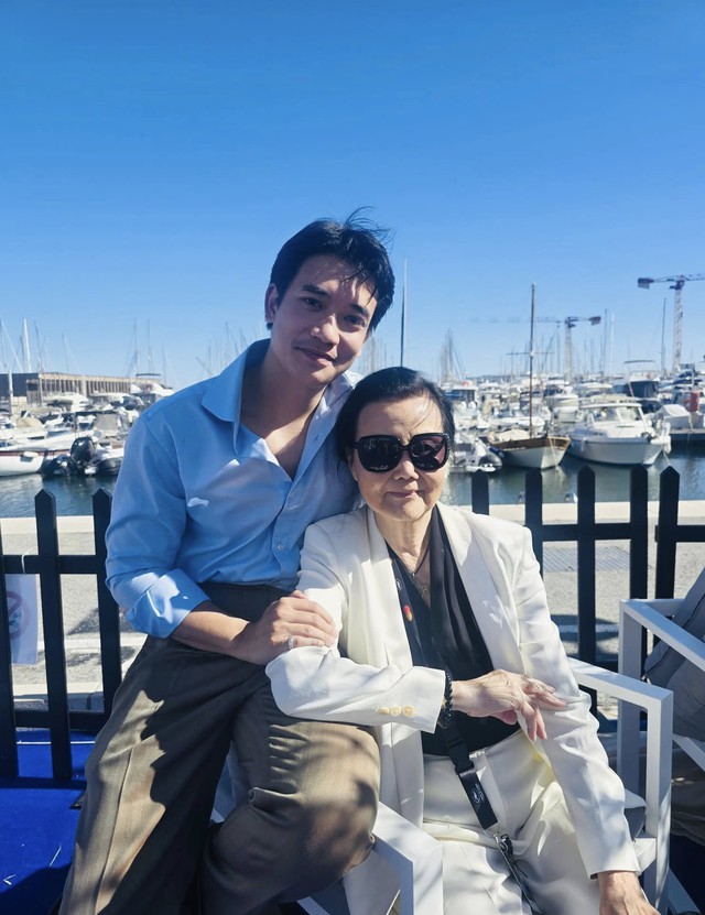 Nghệ sĩ Kiều Chinh tham dự Liên hoan phim Cannes ở tuổi 89 - Ảnh 2.
