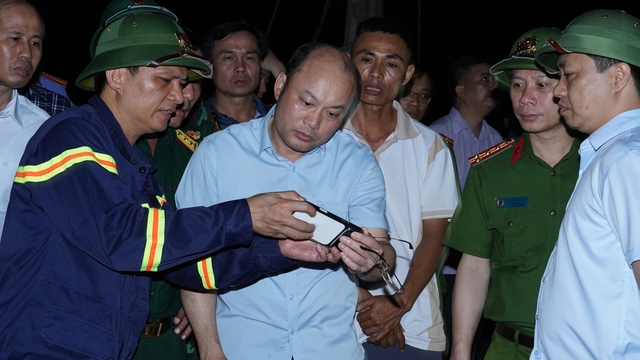 Sạt lở núi vùi lấp 3 công nhân đang khai thác đá - Ảnh 2.