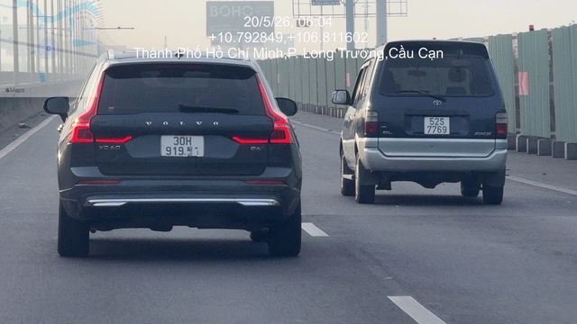 Cận cảnh tài xế bị CSGT phạt nguội vì chuyển làn không xi nhan trên cao tốc - Ảnh 3.