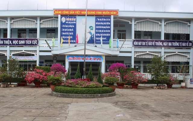 Đồng Tháp: 56 học sinh và 5 người lớn nhập viện nghi do ngộ độc thực phẩm - Ảnh 1.