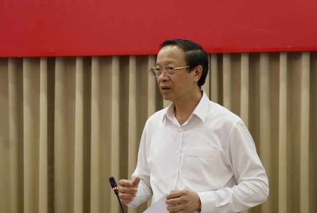 Thi lớp 10 TP.HCM: Thứ trưởng Bộ GD-ĐT đề nghị TP.HCM chọn bài thi tổ hợp - Ảnh 1.