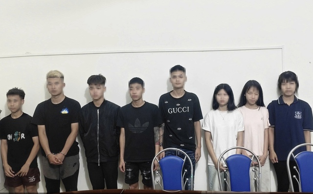 Khởi tố 2 thanh ni&ecirc;n h&agrave;nh hung, l&agrave;m nhục nữ sinh 14 tuổi - Ảnh 1.