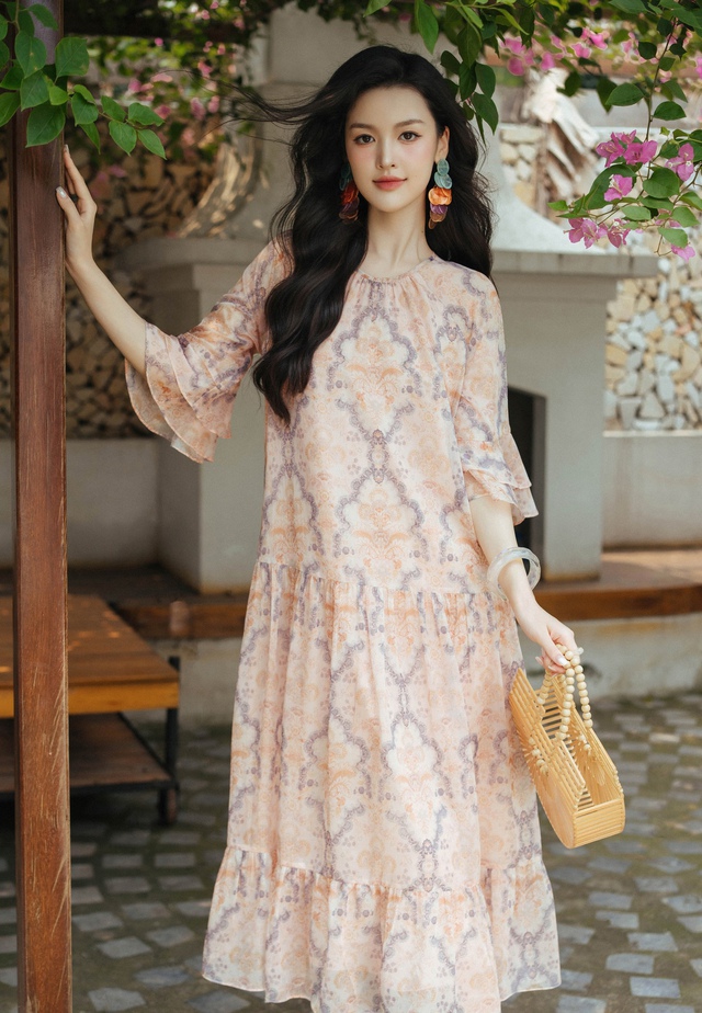 Kiểu váy họa tiết ấn tượng nhất mùa - Ảnh 11.