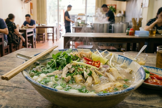 Bữa sáng với phở gà, lợi gì cho sức khỏe? - Ảnh 1.