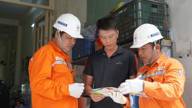 'Người hạnh phúc nhất là người mang lại hạnh phúc cho nhiều người nhất' - Ảnh 2.