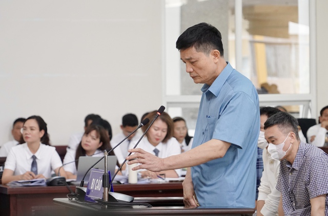 Cựu Cục trưởng Trần Việt Nga mong tòa giảm án cho chồng để ở ngoài nuôi con - Ảnh 1.