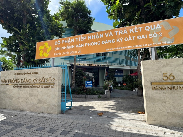 Người dân hiện có thể ngồi ở nhà làm thủ tục nhà đất- Ảnh 1. Người dân hiện có thể ngồi ở nhà làm thủ tục nhà đất- Ảnh 1.