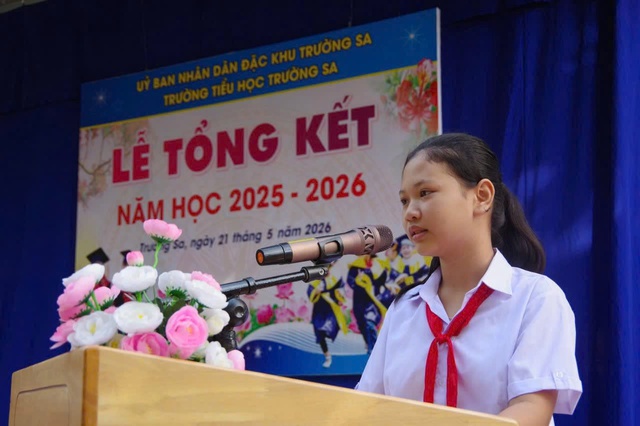 Lớp học giữa biển khơi: 100% học sinh Trường Sa xuất sắc năm học 2025 - 2026- Ảnh 2. Lớp học giữa biển khơi: 100% học sinh Trường Sa xuất sắc năm học 2025 - 2026- Ảnh 2.