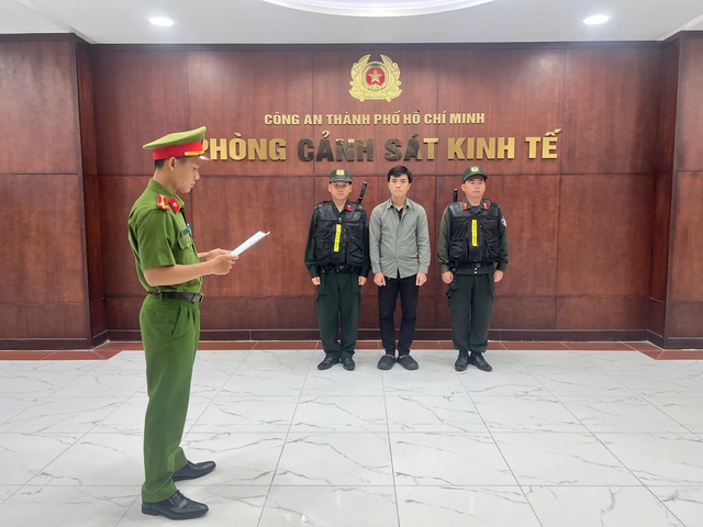 Khởi tố giám đốc 9X điều hành đường dây xâm phạm sở hữu công nghiệp - Ảnh 2.