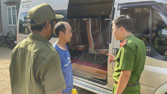 Đi lạc hơn 20 ngày từ Huế vào Quảng Ngãi, người đàn ông được đưa về nhà- Ảnh 1. Đi lạc hơn 20 ngày từ Huế vào Quảng Ngãi, người đàn ông được đưa về nhà- Ảnh 1.