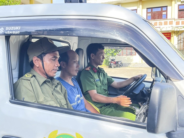 Đi lạc hơn 20 ngày từ Huế vào Quảng Ngãi, người đàn ông được đưa về nhà- Ảnh 2. Đi lạc hơn 20 ngày từ Huế vào Quảng Ngãi, người đàn ông được đưa về nhà- Ảnh 2.