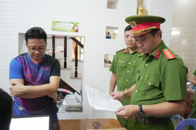 Bắt quả tang cán bộ thuế Cần Thơ chiếm đoạt 100 triệu đồng của doanh nghiệp- Ảnh 1.