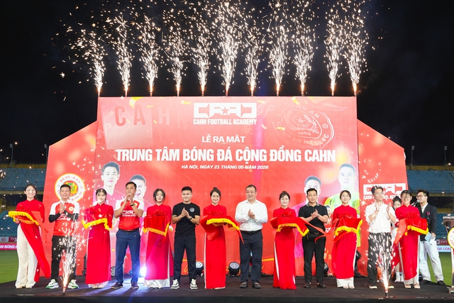 CLB CAHN c&oacute; bước đi quan trọng, Quang Hải c&ugrave;ng Nguyễn Filip rạng rỡ c&oacute; mặt- Ảnh 10.