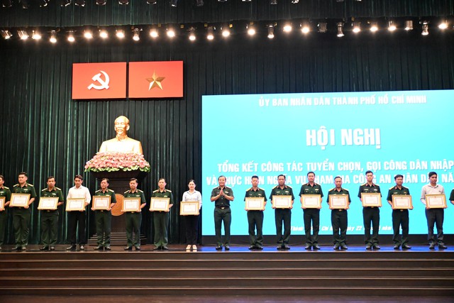  TP.HCM hoàn thành 100% chỉ tiêu tuyển quân - Ảnh 1.