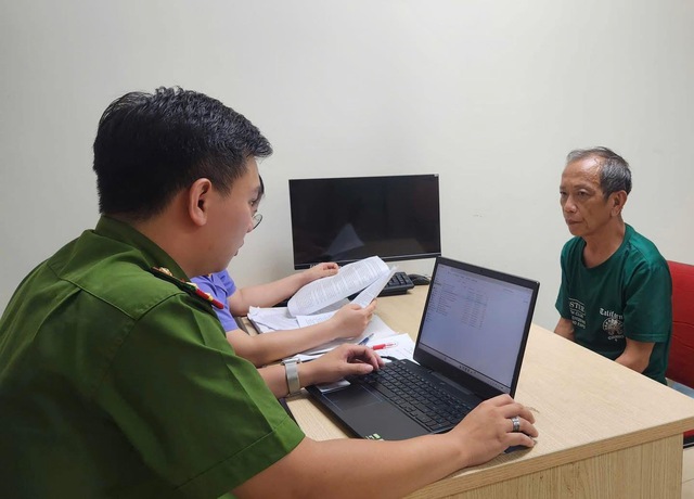 ‘Thần y’ Nguyễn Tiến Nam chữa bách bệnh bằng ion kiềm bị bắt - Ảnh 1.