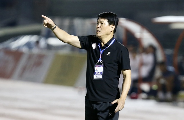 HLV Vũ Tiến Th&agrave;nh chia tay Ninh B&igrave;nh, t&aacute;i hợp HAGL khi V-League c&ograve;n rất n&oacute;ng- Ảnh 1.