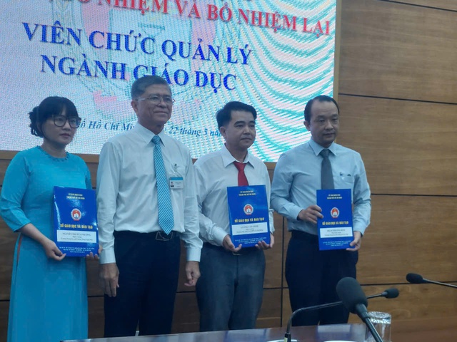 Sở GD-ĐT TP.HCM bổ nhiệm hiệu trưởng 3 trường THPT mới thành lập - Ảnh 1.