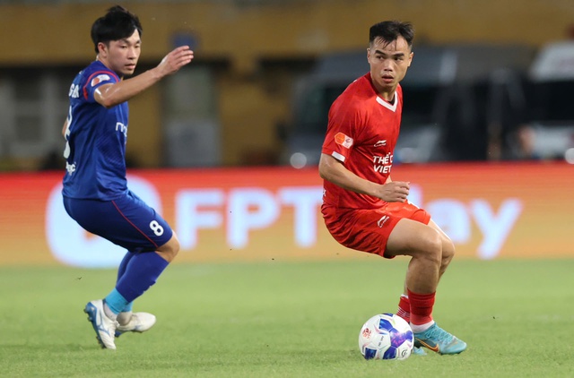 ‘Bắt’ Thể Công Viettel phải chia điểm, PVF-CAND thoát đáy ngoạn mục: Đua trụ hạng vẫn cực khó đoán- Ảnh 1. ‘Bắt’ Thể Công Viettel phải chia điểm, PVF-CAND thoát đáy ngoạn mục: Đua trụ hạng vẫn cực khó đoán- Ảnh 1.