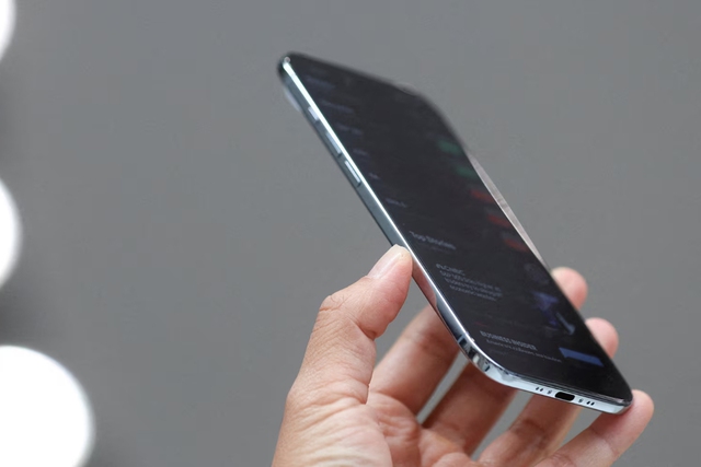 Xiaomi bất ngờ bênh vực Apple trước làn sóng chỉ trích - Ảnh 1.