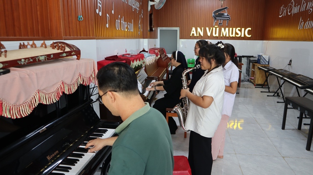 Những đứa trẻ tên An và Ân - Ảnh 10.