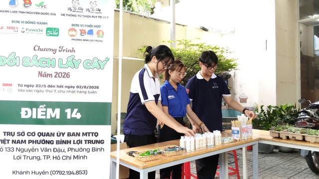 Phát động chương trình Đổi sách lấy cây ở 15 điểm đổi toàn quốc - Ảnh 1.