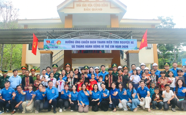 Gần 500 triệu đồng hướng về đồng bào dân tộc Chứt ngày ra quân tình nguyện hè - Ảnh 1.